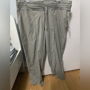 Lululemon| Dance Studio MR Crop Pants | Size 14